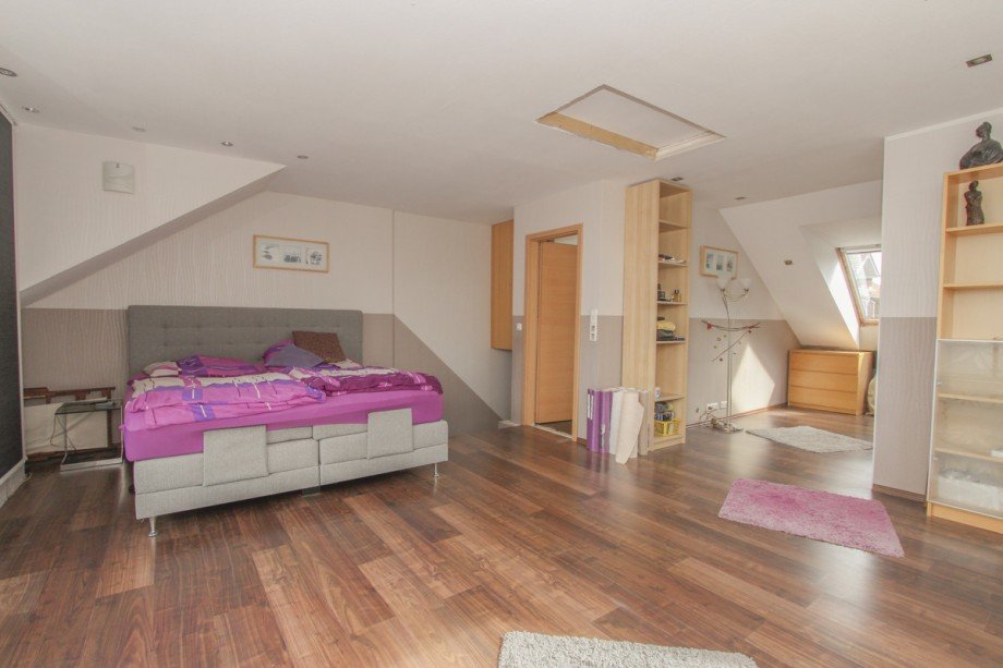 Schlafzimmer im DG Reiheneckhaus Neuss