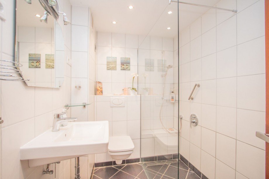 Badezimmer im EG Zweifamilienhaus Neuss