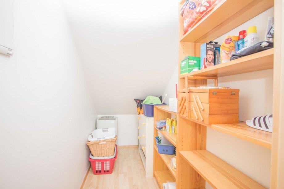 Der Abstellraum im Dachgeschoss Zweifamilienhaus Korschenbroich