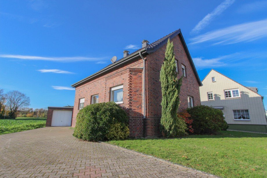 die Au�enansicht Einfamilienhaus M�nchengladbach / Giesenkirchen