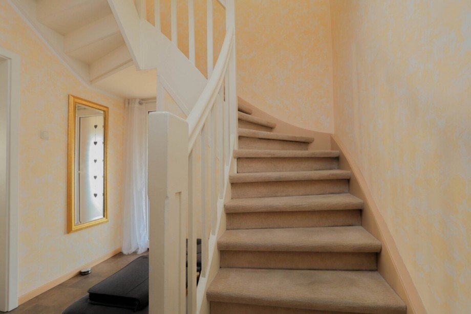 Der Treppenaufgang Einfamilienhaus Korschenbroich / Pesch