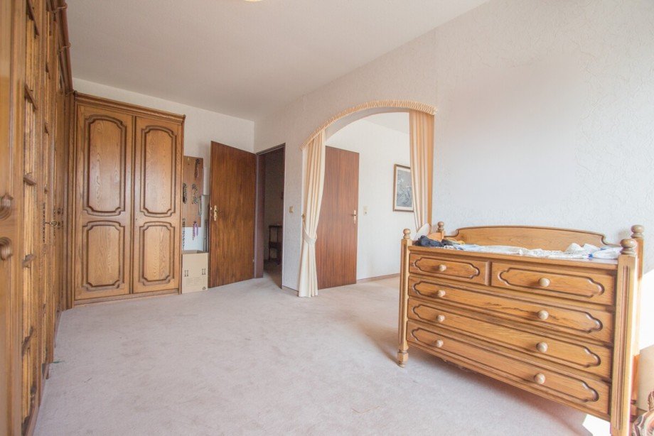 Das Ankleidezimmer im OG Doppelhaush�lfte Korschenbroich