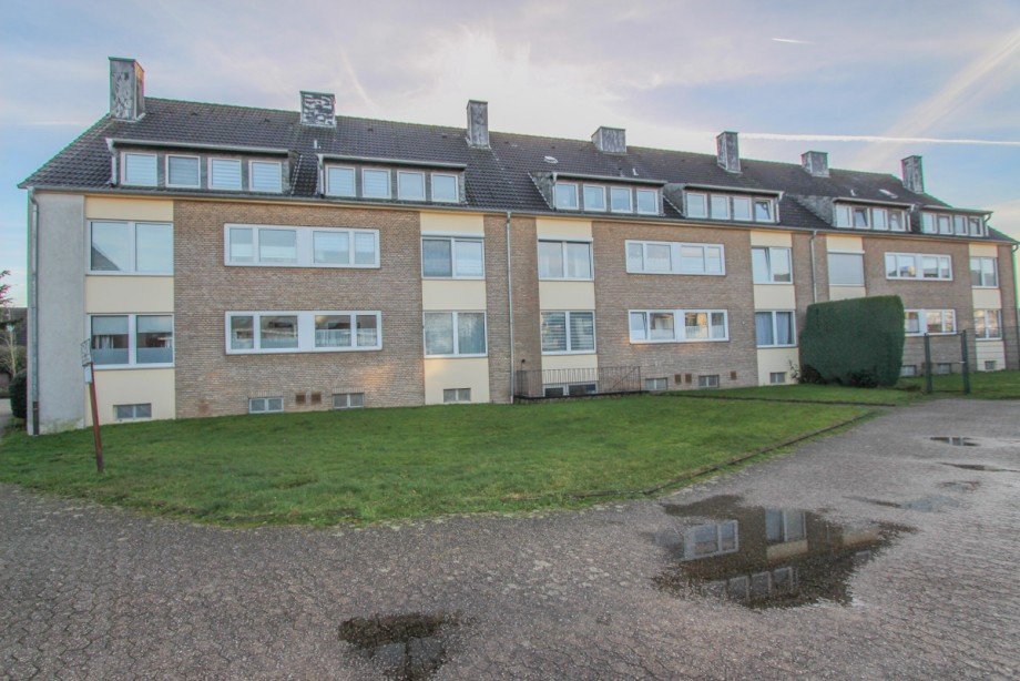 Hinterhof Dachgeschosswohnung Willich