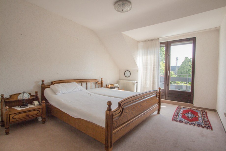 Schlafzimmer Doppelhaush�lfte Korschenbroich