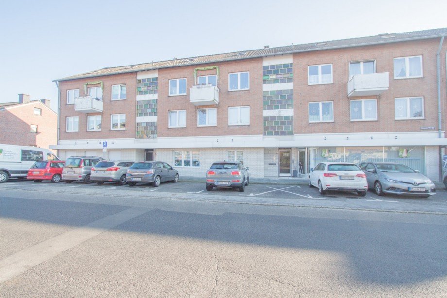 Frontansicht Mehrfamilienhaus Korschenbroich