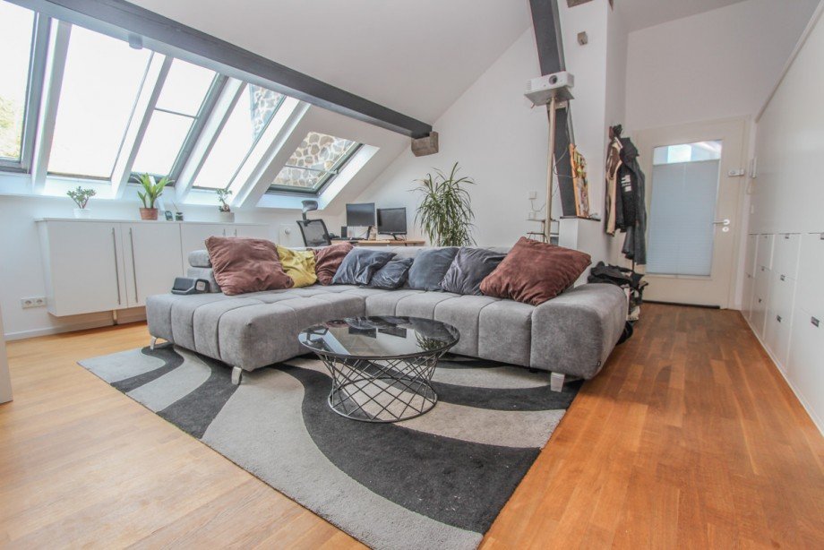 Wohnzimmer Etagenwohnung Bonn / P�tzchen/Bechlinghoven