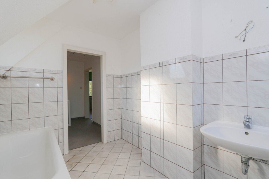 Das Tageslichtbad im DG Einfamilienhaus Korschenbroich / Neersbroich