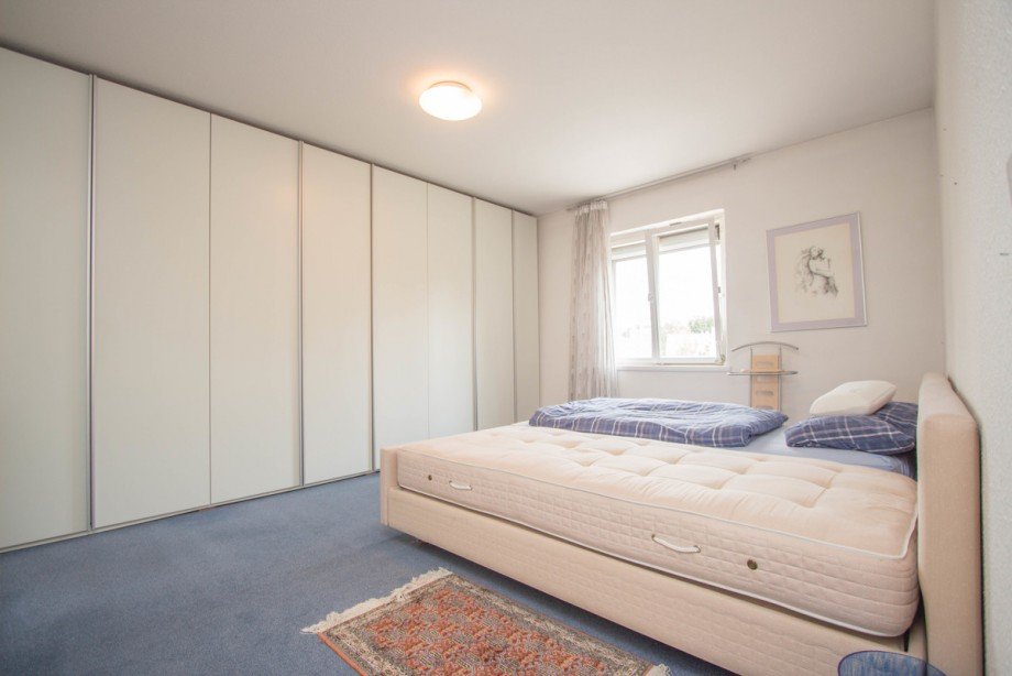 Schlafzimmer Doppelhaush�lfte Neuss