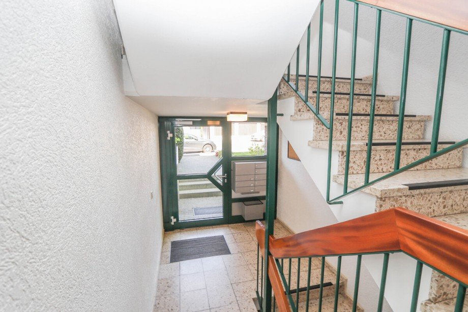 Das Treppenhaus Etagenwohnung Neuss