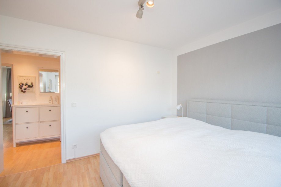 Schlafzimmer im OG Zweifamilienhaus Neuss