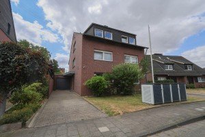 Hauptbild Gro�z�gige Dachgeschosswohnung in ruhiger Ortsrandlage von B�ttgen