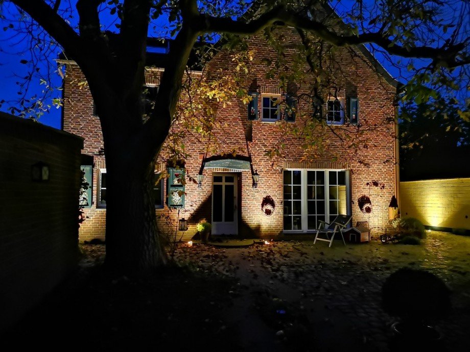 Die Au�enansicht bei Nacht Doppelhaush�lfte Korschenbroich / Kleinenbroich