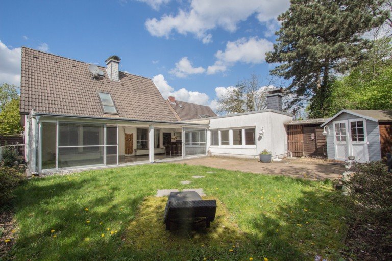 Garten Neuss-Hoisten Zweifamilienhaus Exklusives Zweifamilienhaus mit gro�z�gigem Garten und Doppelgarage in Neuss-Hoisten