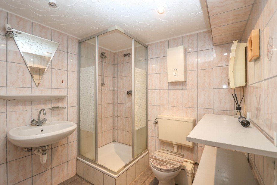 Das Badezimmer Keller Zweifamilienhaus Korschenbroich / Kleinenbroich
