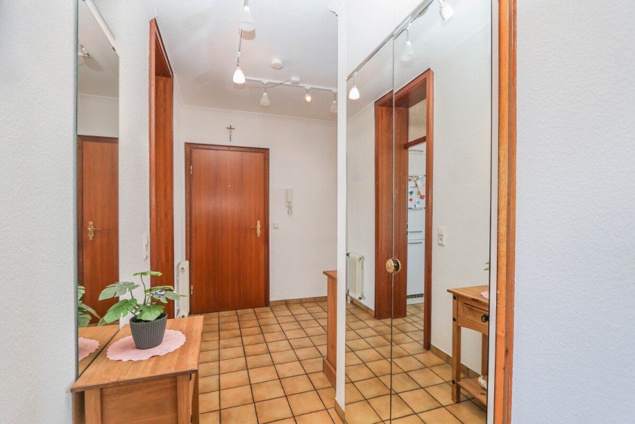 Der Eingangsbereich Etagenwohnung Neuss