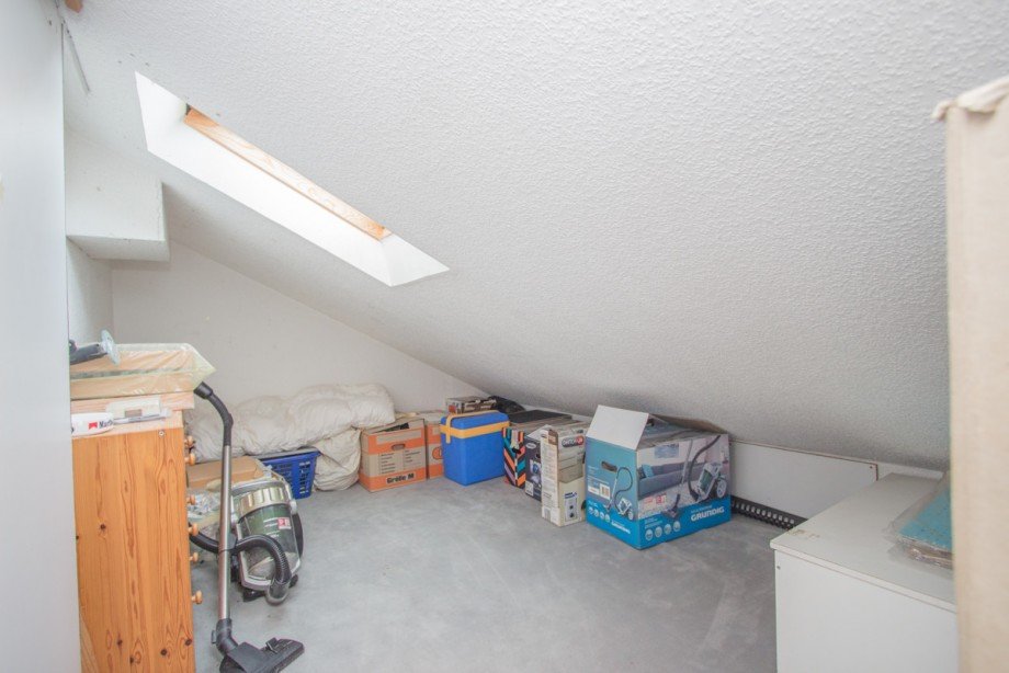 Abstellraum im Dachgeschoss Zweifamilienhaus Neuss