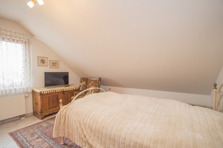 Schlafzimmer OG Zweifamilienhaus Neuss