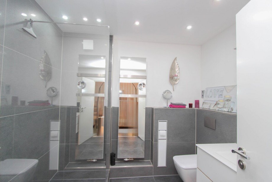 Das Badezimmer im OG Reihenmittelhaus Korschenbroich / Kleinenbroich