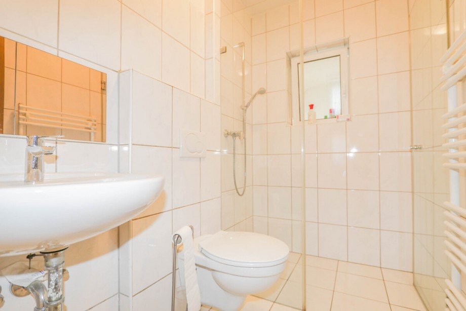 Das Badezimmer im EG Doppelhaush�lfte Kaarst