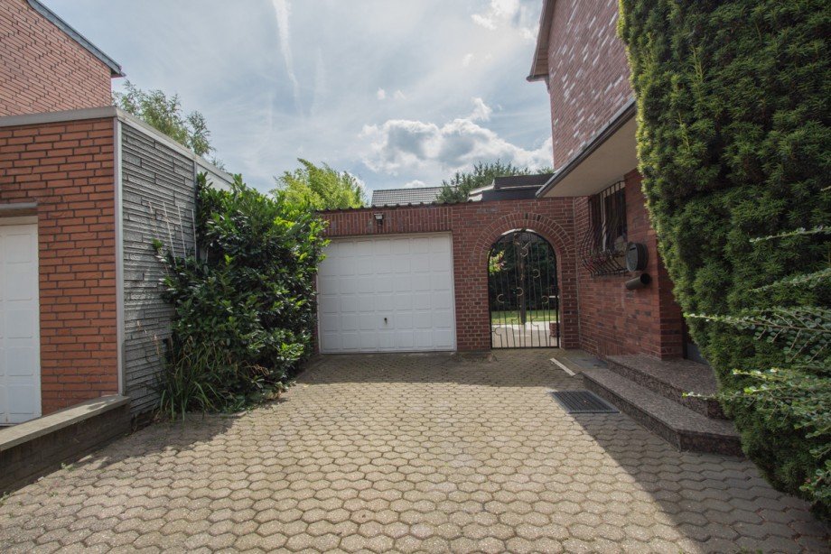 Die Garage Doppelhaush�lfte Korschenbroich