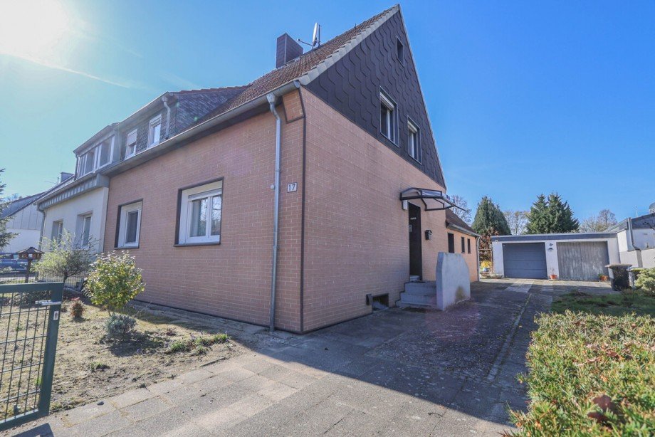 Die Au�enansicht Doppelhaush�lfte Kaarst