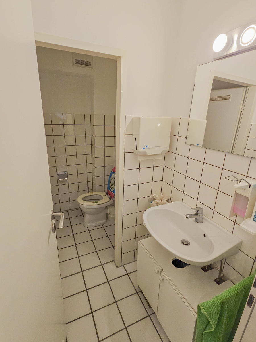 Das WC B�ro / Praxis Kaarst
