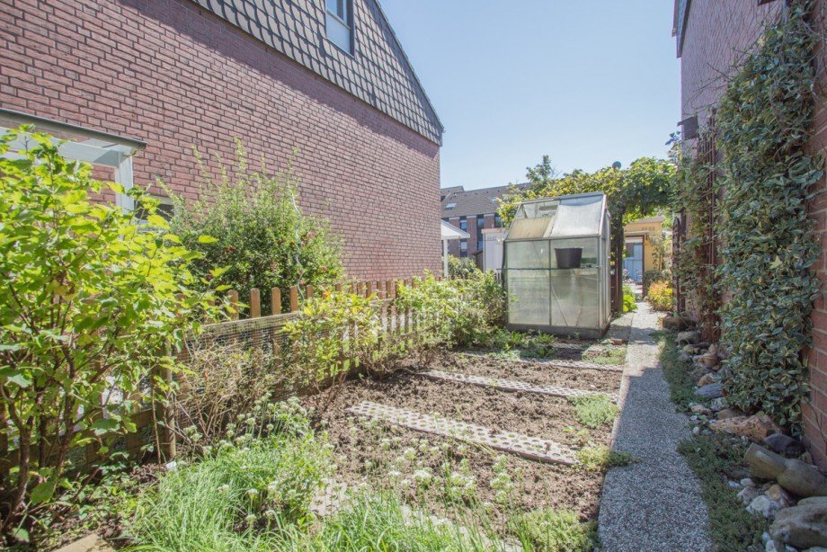 Zugang zum Garten Doppelhaush�lfte M�nchengladbach / Giesenkirchen