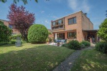 Au�enansicht Freistehendes Einfamilienhaus mit gro�em Garten und Garage in bevorzugter Wohnlage von Kleinenbroich