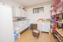 Vorratskeller Freistehendes Einfamilienhaus mit gro�em Garten und Garage in bevorzugter Wohnlage von Kleinenbroich