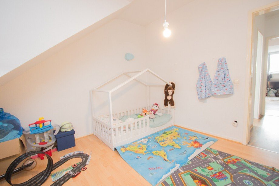 Das Kinder- / Arbeitszimmer im DG Mehrfamilienhaus M�nchengladbach / M�nchengladbach-Neuwerk