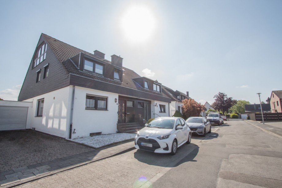 Lage Doppelhaush�lfte Korschenbroich