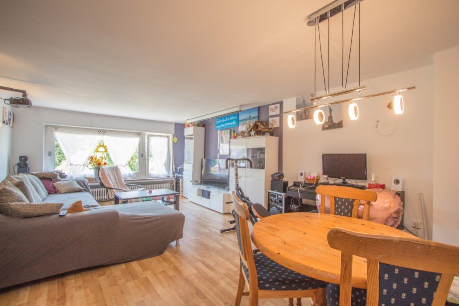 Wohnzimmer im Obergeschoss Doppelhaush�lfte Neuss / Holzheim