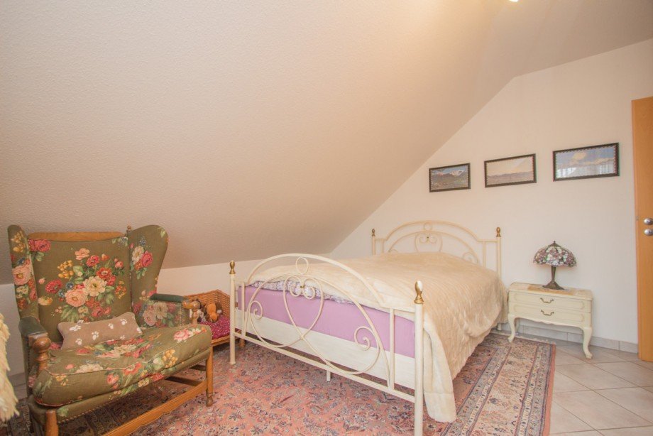 Schlafzimmer OG Zweifamilienhaus Neuss