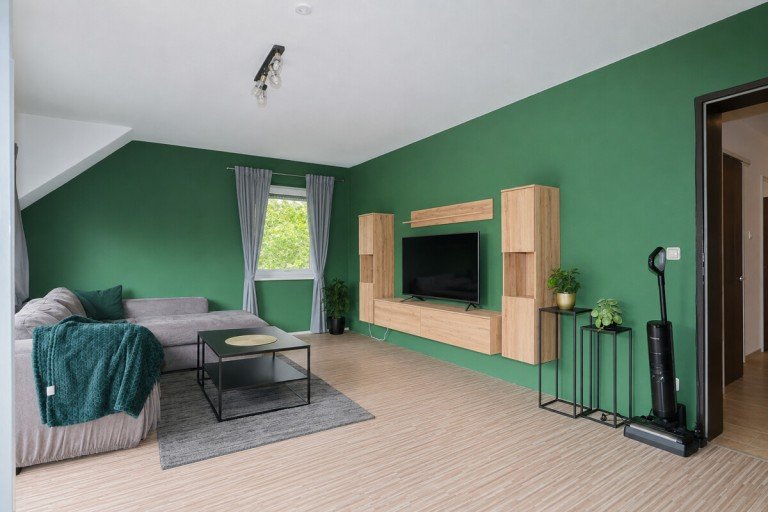 Hauptbild: Attraktive 3 Zimmer Dachgeschosswohnung mit Balkon in M�nchengladbach L�rrip
