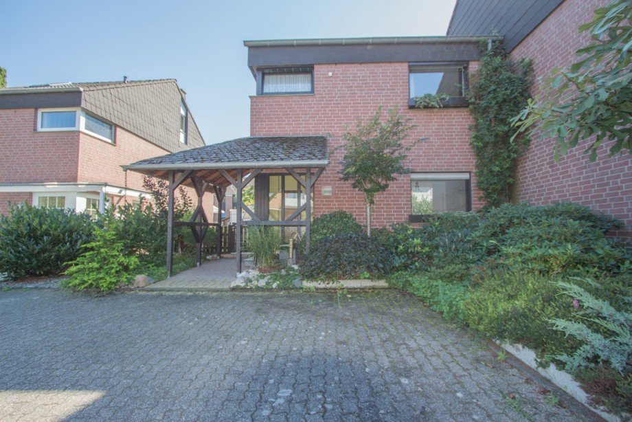 Frontansicht Doppelhaush�lfte M�nchengladbach / Giesenkirchen
