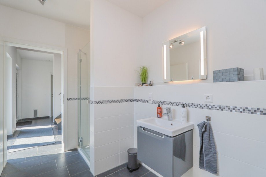 Das G�ste-WC im EG Einfamilienhaus Korschenbroich / Pesch