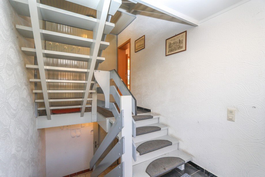 Das Treppenhaus Zweifamilienhaus Korschenbroich / Kleinenbroich