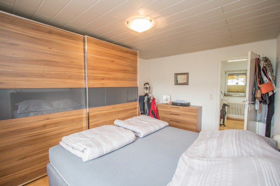 Schlafzimmer im Erdgeschoss Doppelhaush�lfte Neuss / Holzheim