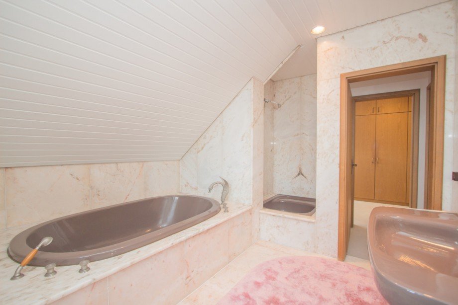 Master Bad im Elternbereich Villa Kempen