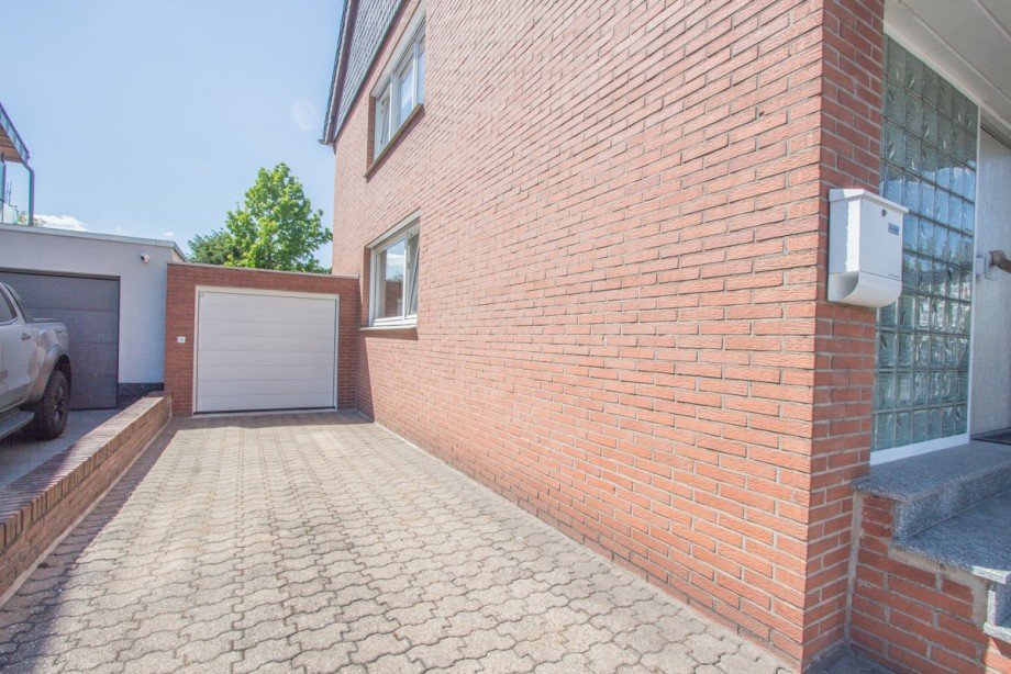 Die Garage Zweifamilienhaus Korschenbroich